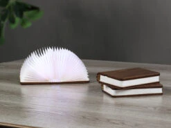 GAO LED Akku Dekoleuchte Im Buchdesign, Faltbar Per USB Aufladbar -Globo Store led akku dekoleuchte im buchdesign faltbar per usb 2