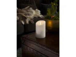 Konstsmide LED Echtwachskerze Mit Flamme & Timer, Ø 10cm, Höhe 16cm, Batteriebetrieb -Globo Store led echtwachskerze mit flamme timer 10cm hoehe 16c 5