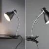 MeineWunschleuchte LED Klemmleuchte Flexibel, Chrom & Metallschirm Schwarz, 36cm