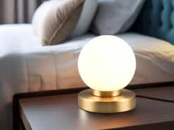 Reality Leuchten Tischleuchte PRINZ II, Glasschirm Weiß Sockel Messing - Touchfunktion, Ø12cm